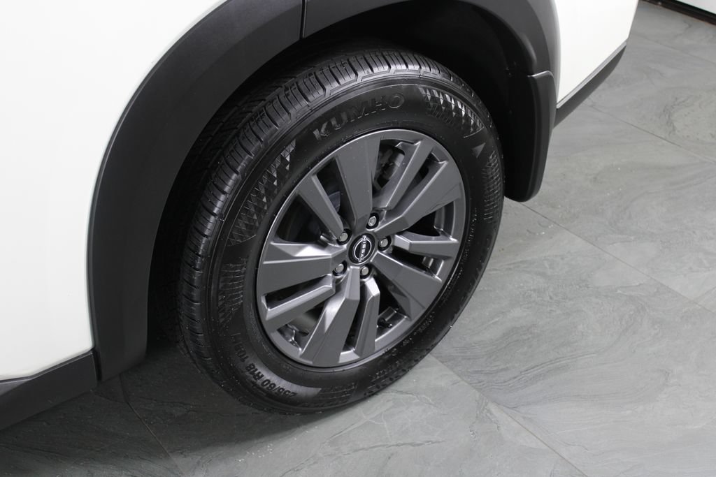 Certified 2024 Nissan Pathfinder SV FWD image 13