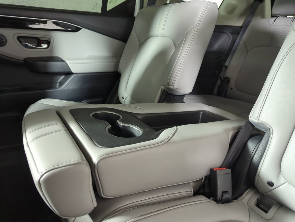 Certified 2025 Honda Pilot Touring image 33
