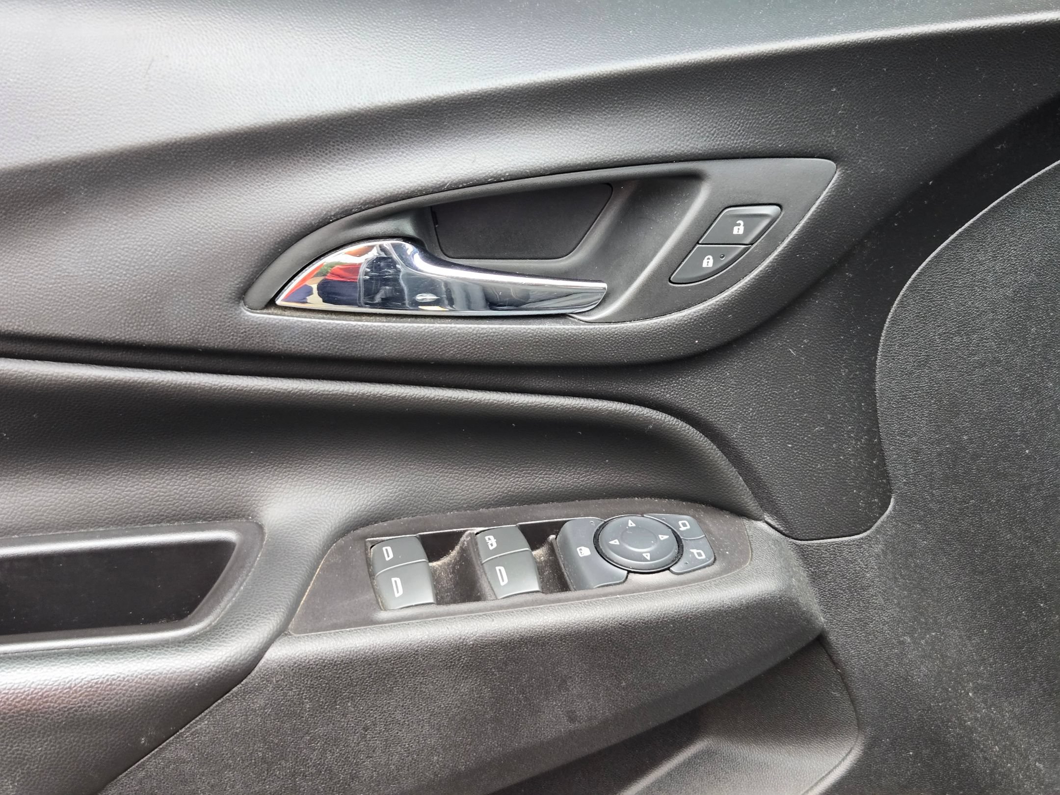 Used 2019 Chevrolet Equinox LT FWD image 8