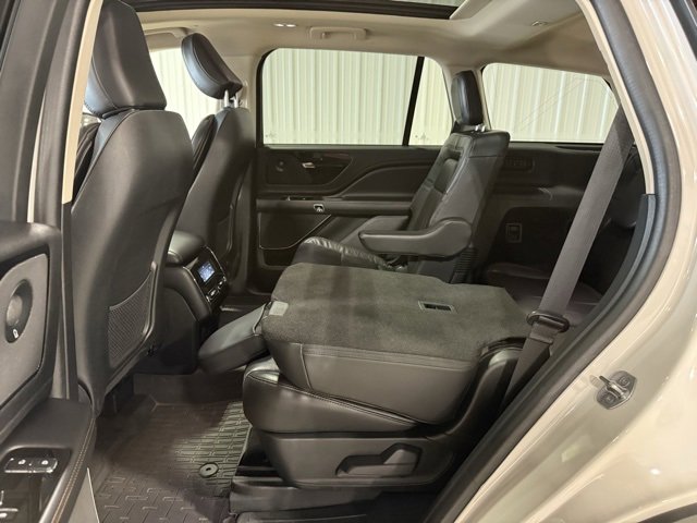 Used 2023 Lincoln Aviator Reserve image 31