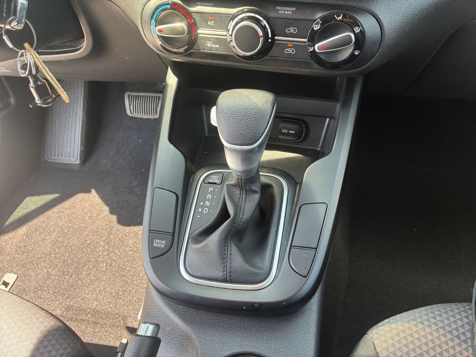 Used 2025 Kia Soul LX w/ LX Technology Package FWD image 38