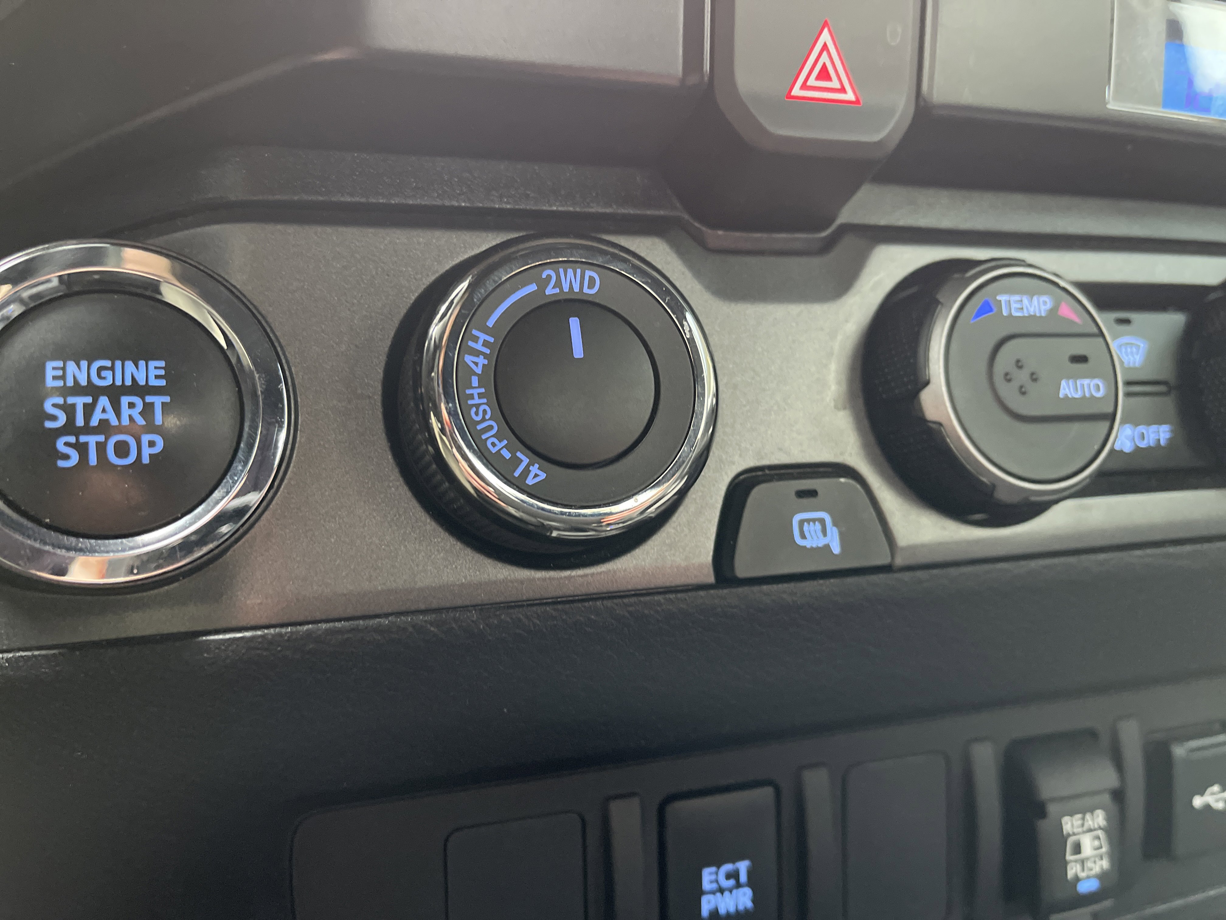 Used 2023 Toyota Tacoma TRD Off-Road image 31