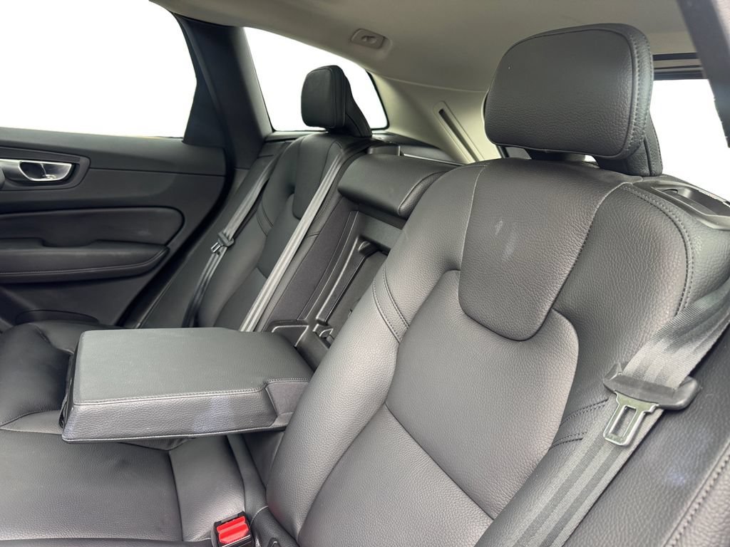 Certified 2024 Volvo XC60 B5 Plus w/ Climate Package AWD/4WD image 24