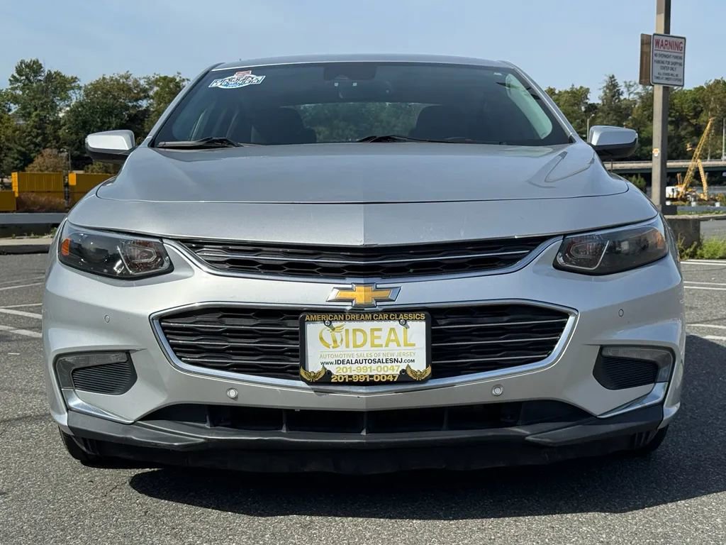 Used 2017 Chevrolet Malibu LT w/ Driver Confidence Package image 2