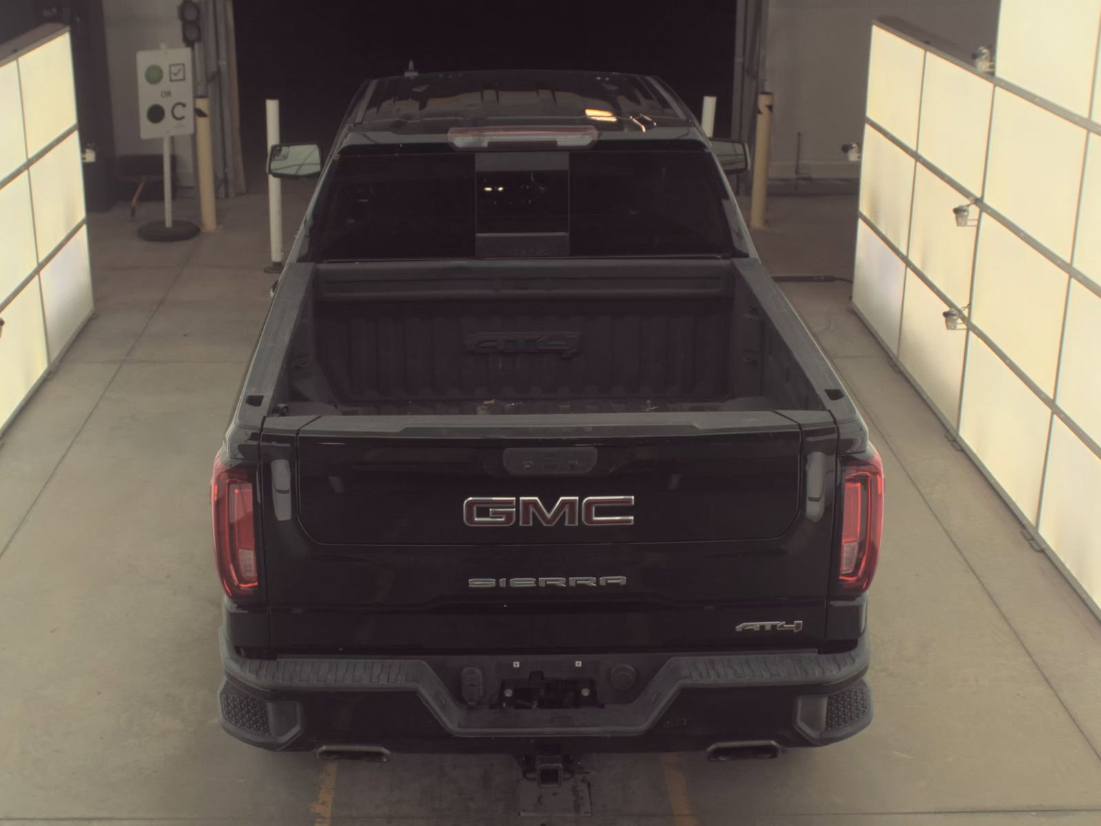 Used 2019 GMC Sierra 1500 AT4 w/ AT4 Preferred Package image 6