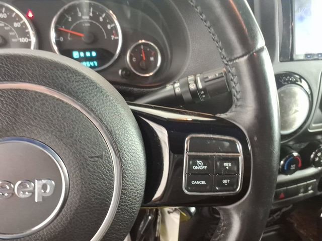 Used 2014 Jeep Wrangler Sahara AWD/4WD image 17