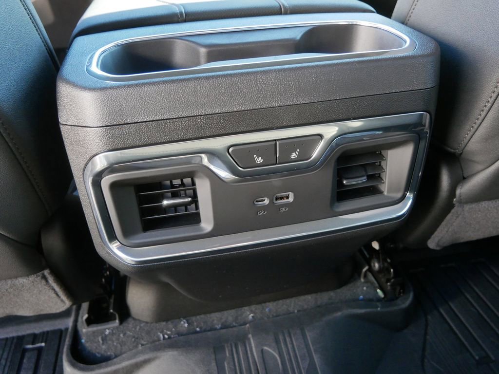 New 2026 GMC Sierra 3500 SLT w/ SLT Premium Package image 6
