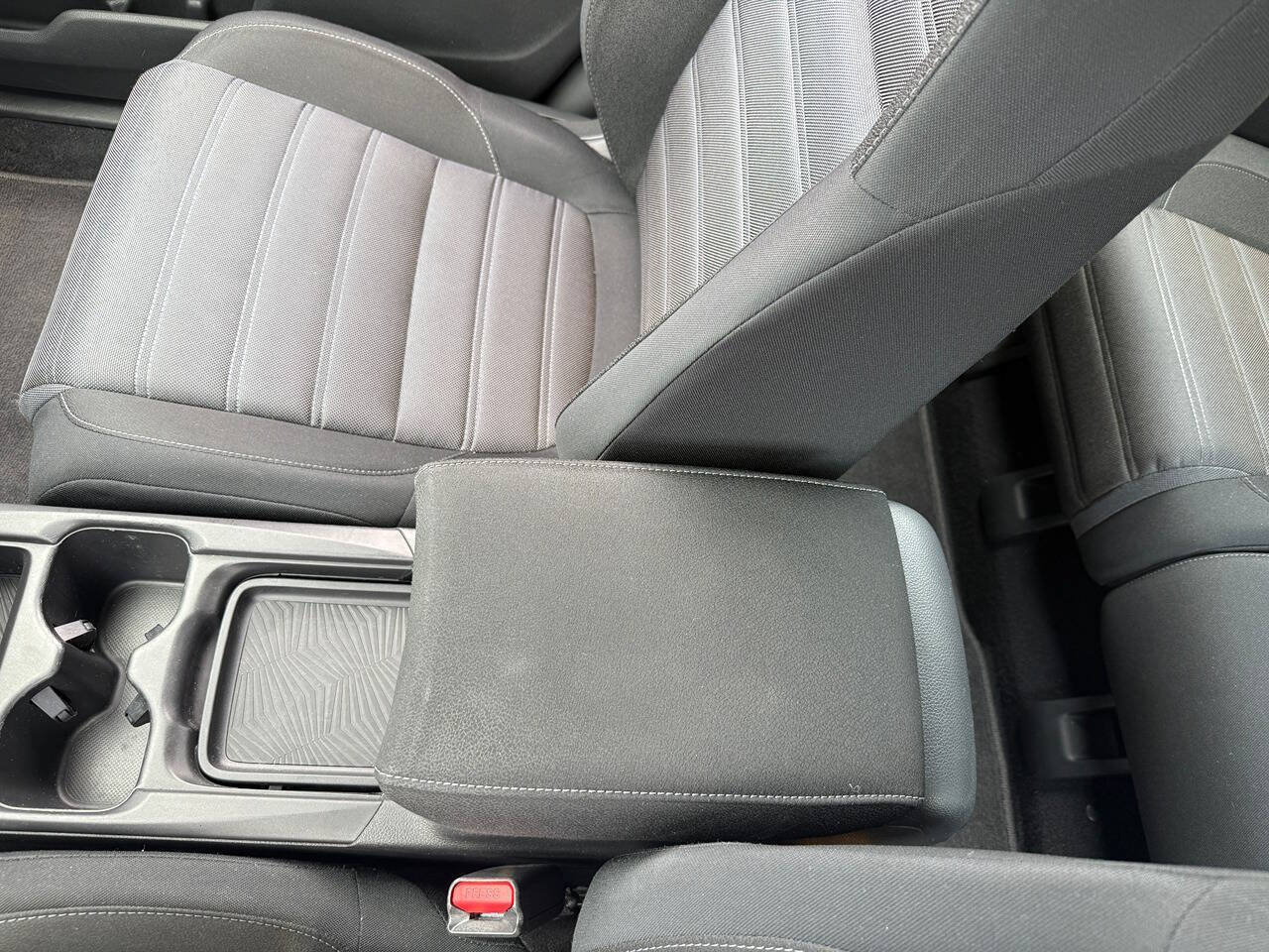 Used 2018 Honda CR-V LX image 97