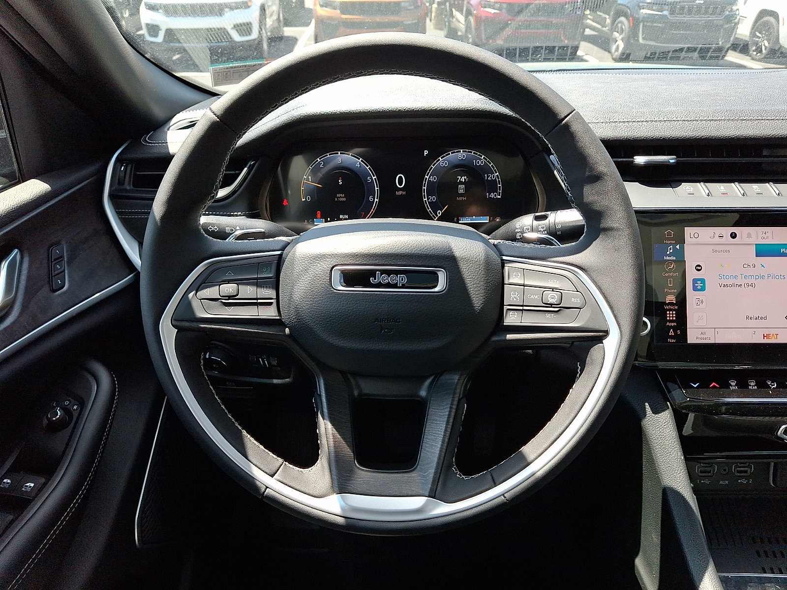 New 2026 Jeep Grand Cherokee L Limited w/ Luxury Tech Group II AWD/4WD image 15