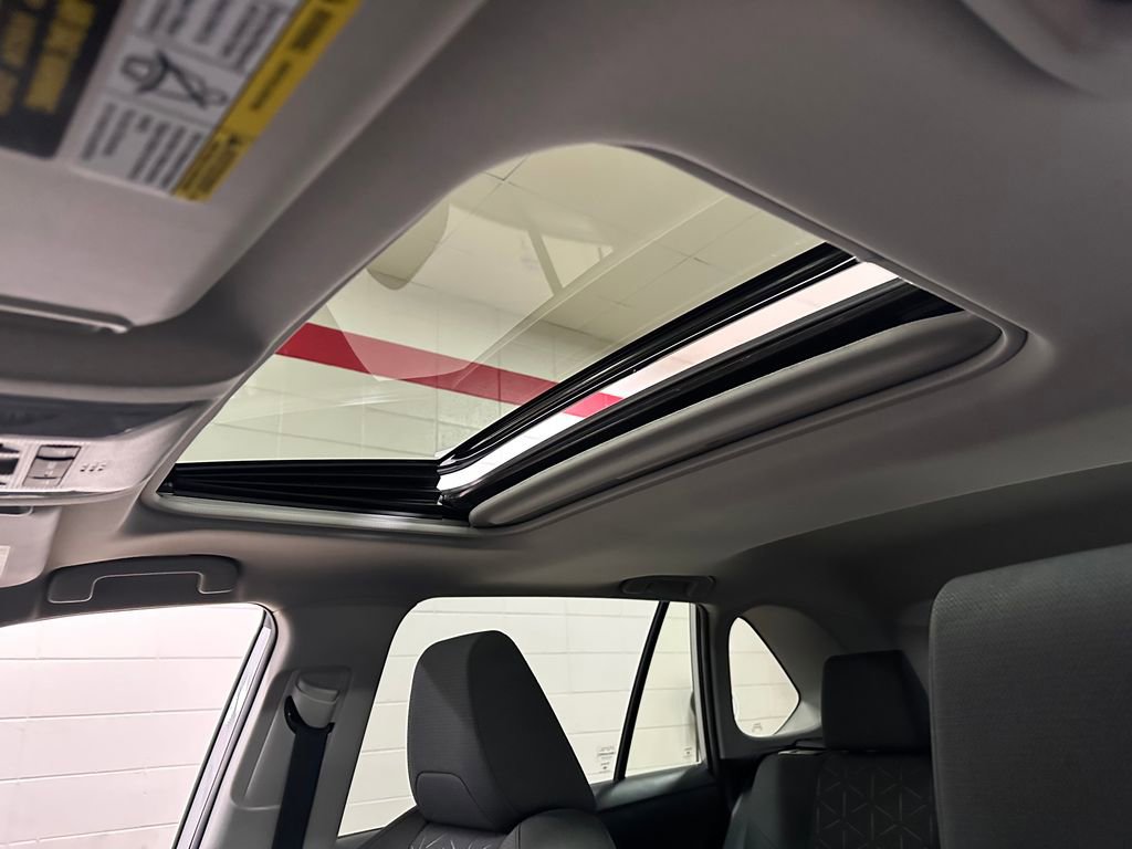Used 2022 Toyota RAV4 XLE image 10