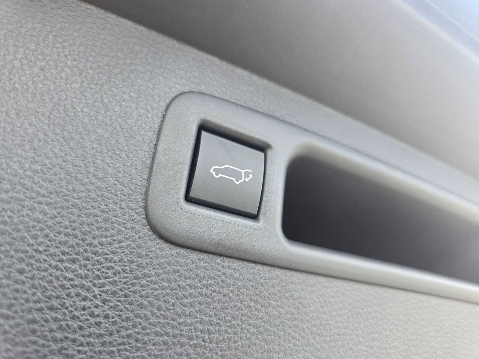 New 2026 Toyota Highlander Limited AWD/4WD image 15