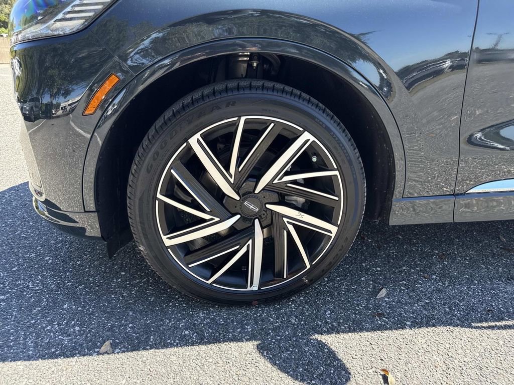 New 2025 Lincoln Aviator Black Label image 10