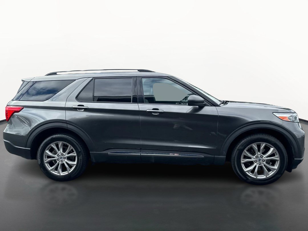 Used 2020 Ford Explorer XLT w/ Equipment Group 202A AWD/4WD image 2