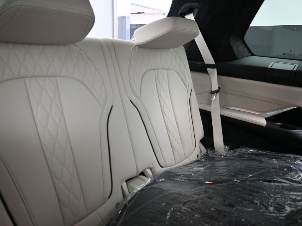 New 2026 BMW X7 xDrive40i w/ M Sport Package image 20
