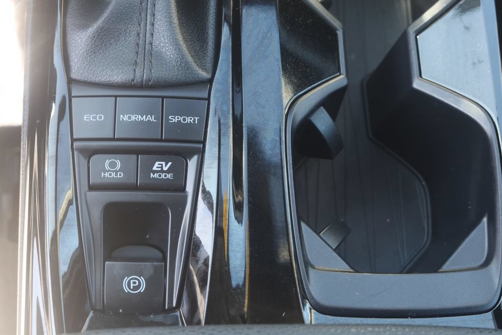 Used 2026 Toyota Corolla LE AWD/4WD image 24