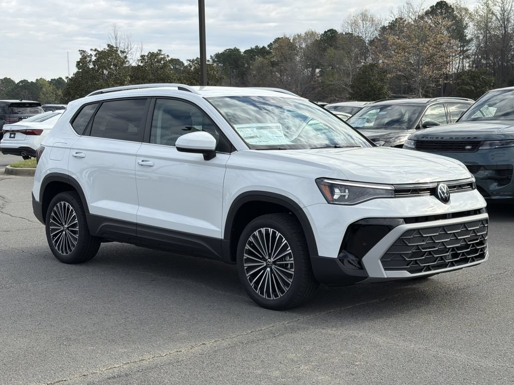 New 2026 Volkswagen Taos SE FWD image 7