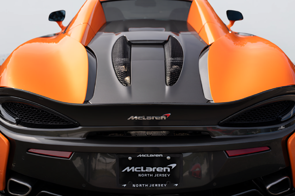 Used 2018 McLaren 570S Spider RWD image 28