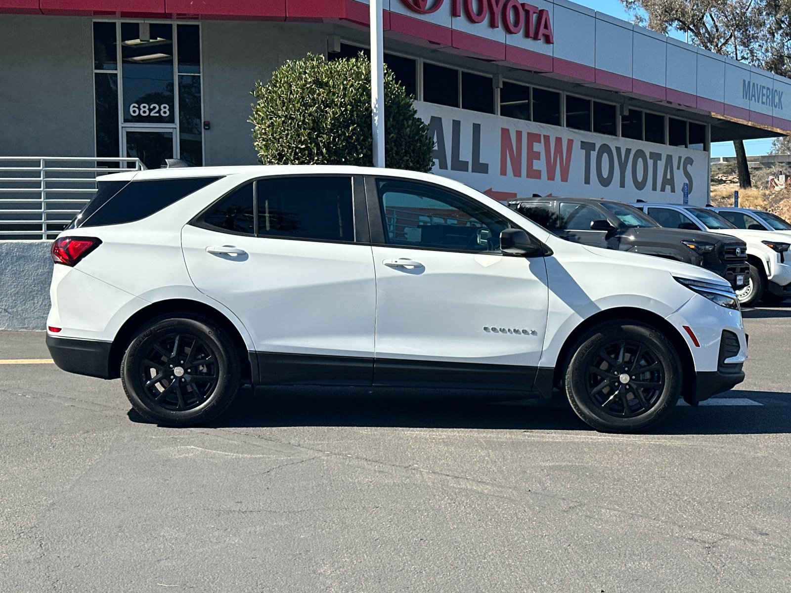 Used 2022 Chevrolet Equinox LS w/ LS Convenience Package FWD image 6