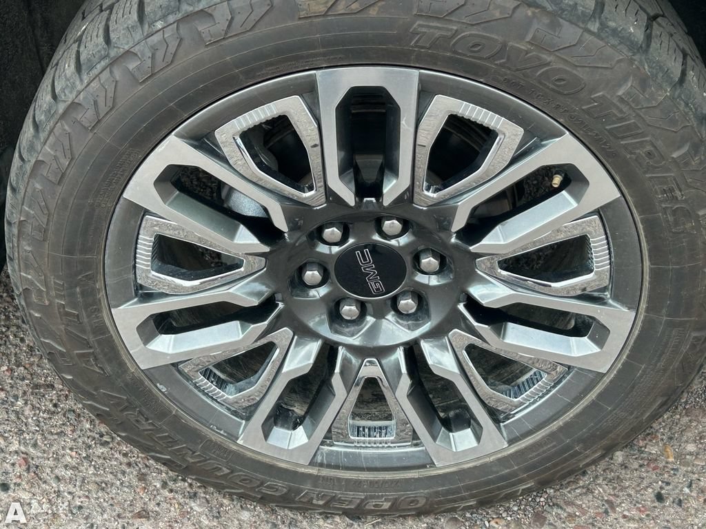 Used 2025 GMC Sierra 1500 Denali Ultimate AWD/4WD image 9