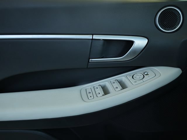 Certified 2025 Hyundai Sonata SEL FWD image 16