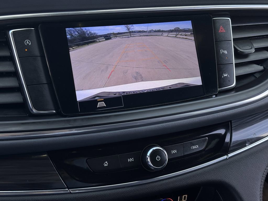 Used 2024 Buick Enclave Essence image 17