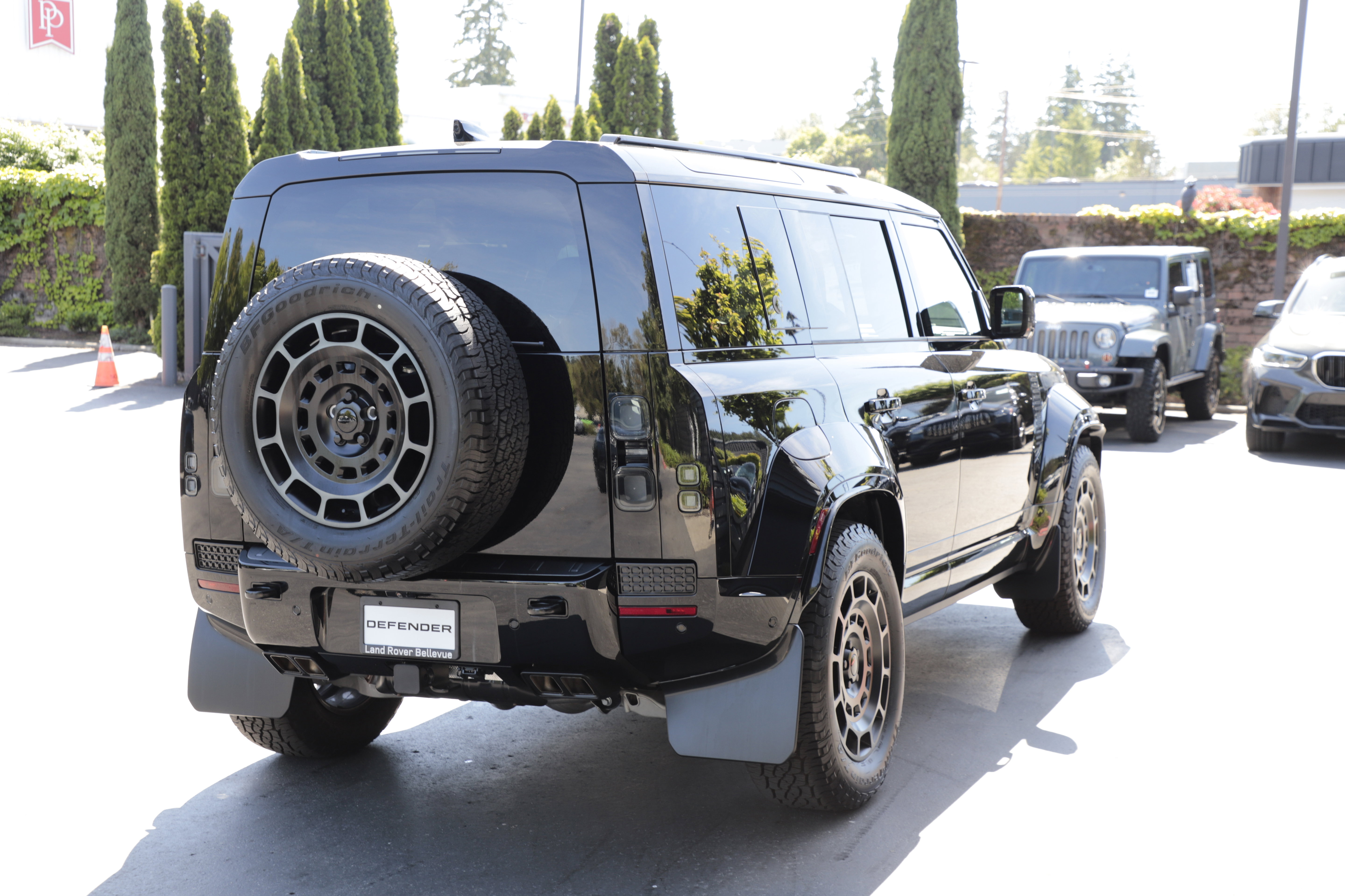 New 2026 Land Rover Defender 110 OCTA AWD/4WD image 10
