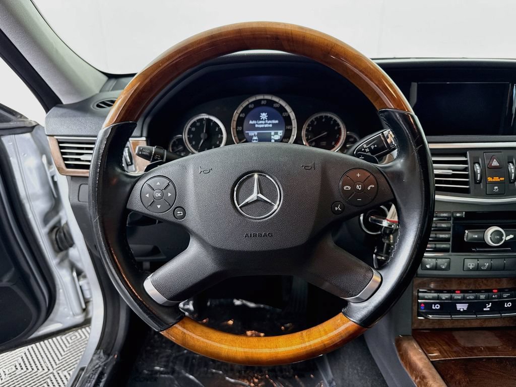Used 2010 Mercedes-Benz E 550 Sedan image 11