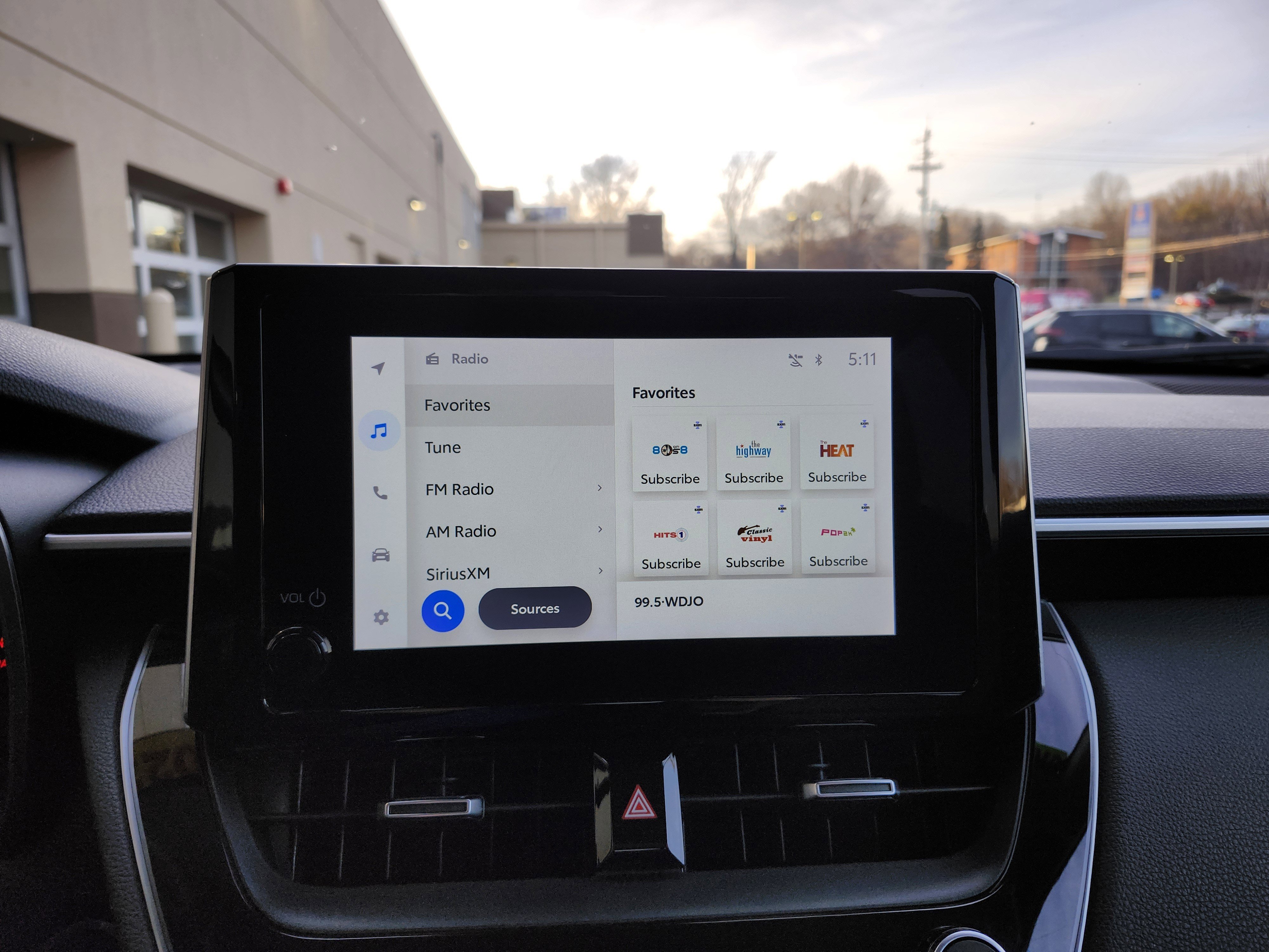 Used 2023 Toyota Corolla Cross XLE image 5