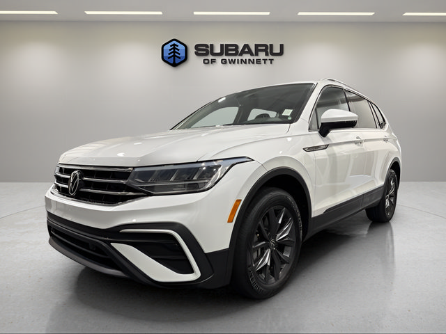 Used 2023 Volkswagen Tiguan SE w/ Panoramic Sunroof Package FWD image 1