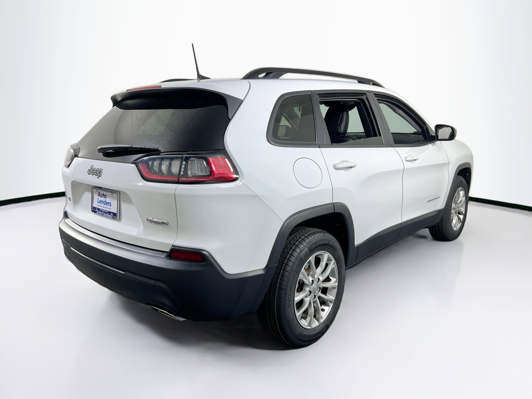 Used 2022 Jeep Cherokee Latitude Lux w/ Mopar Interior Package image 5