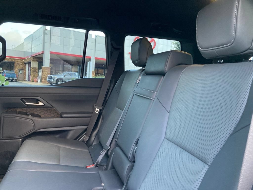 Used 2024 Lexus GX 550 w/ Accessory Package (Z1) AWD/4WD image 11