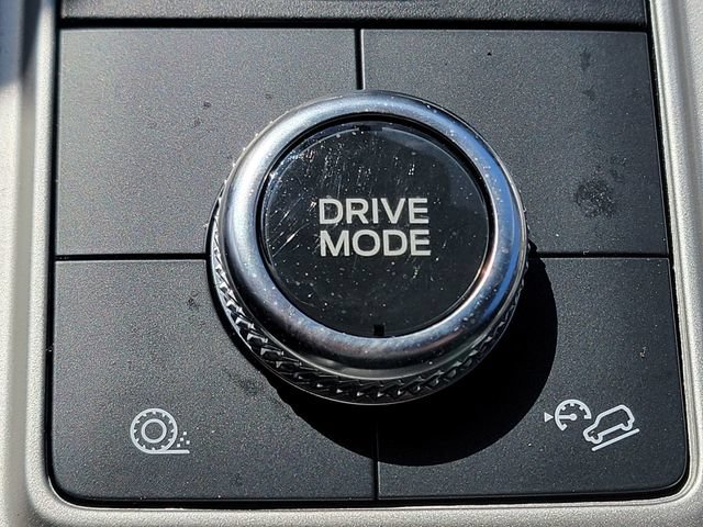 Certified 2023 Ford Explorer XLT w/ Equipment Group 202A AWD/4WD image 8