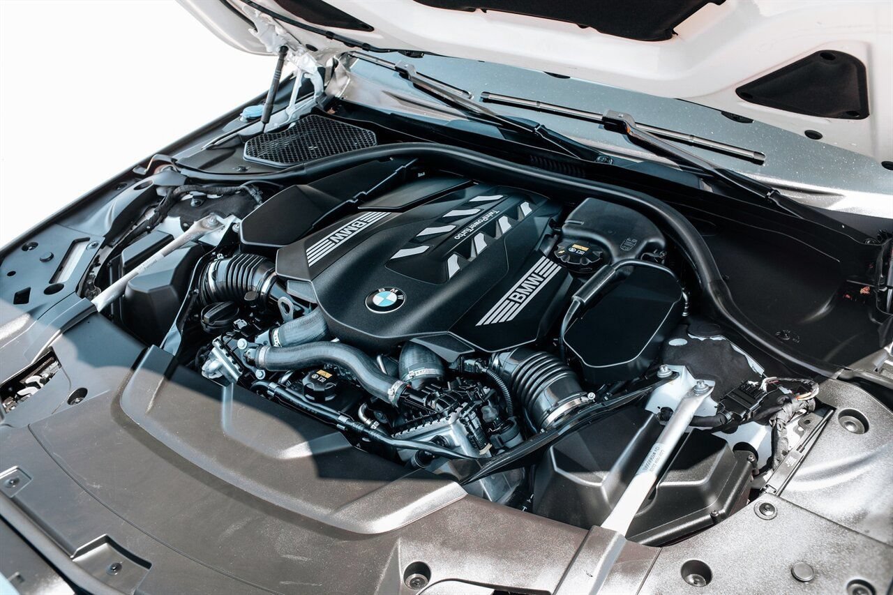 Used 2022 BMW 750i xDrive w/ M Sport Package AWD/4WD image 52