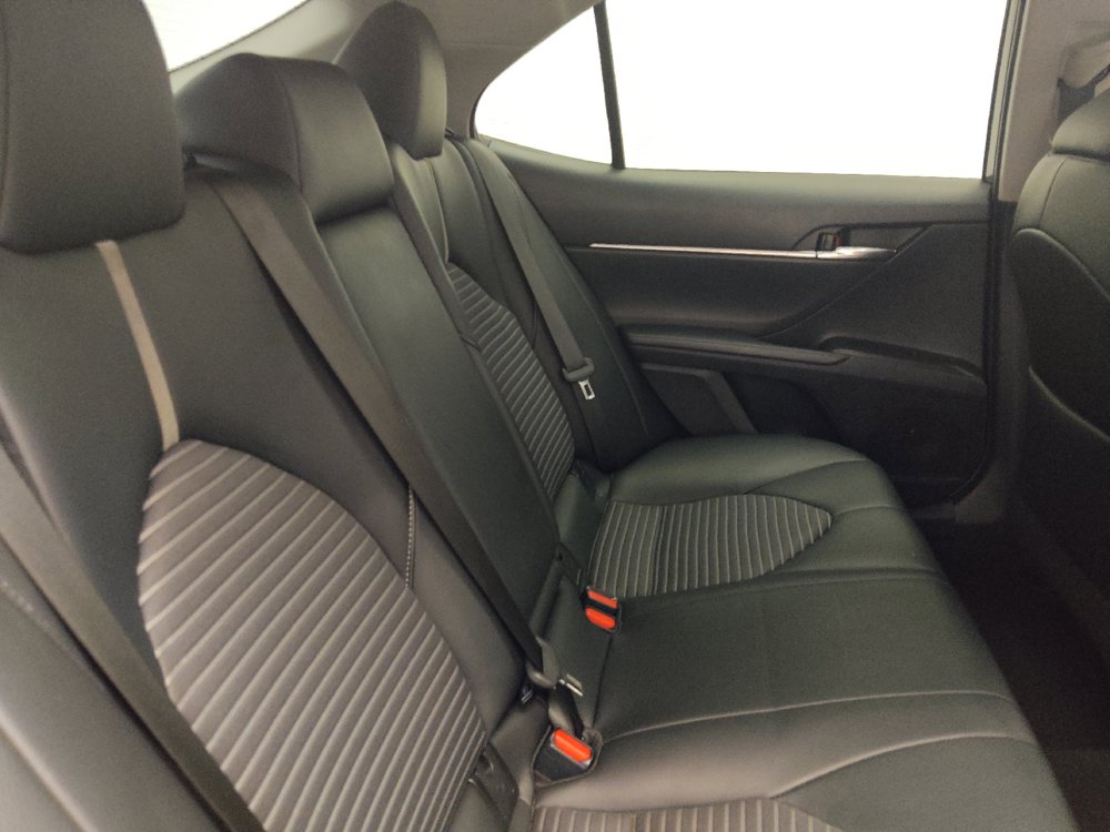 Used 2022 Toyota Camry SE FWD image 19