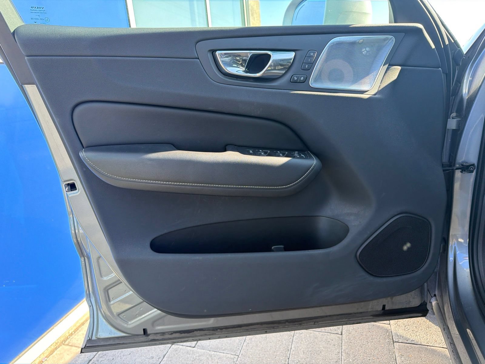 Used 2019 Volvo XC60 T8 R-Design w/ Advanced Package AWD/4WD image 18