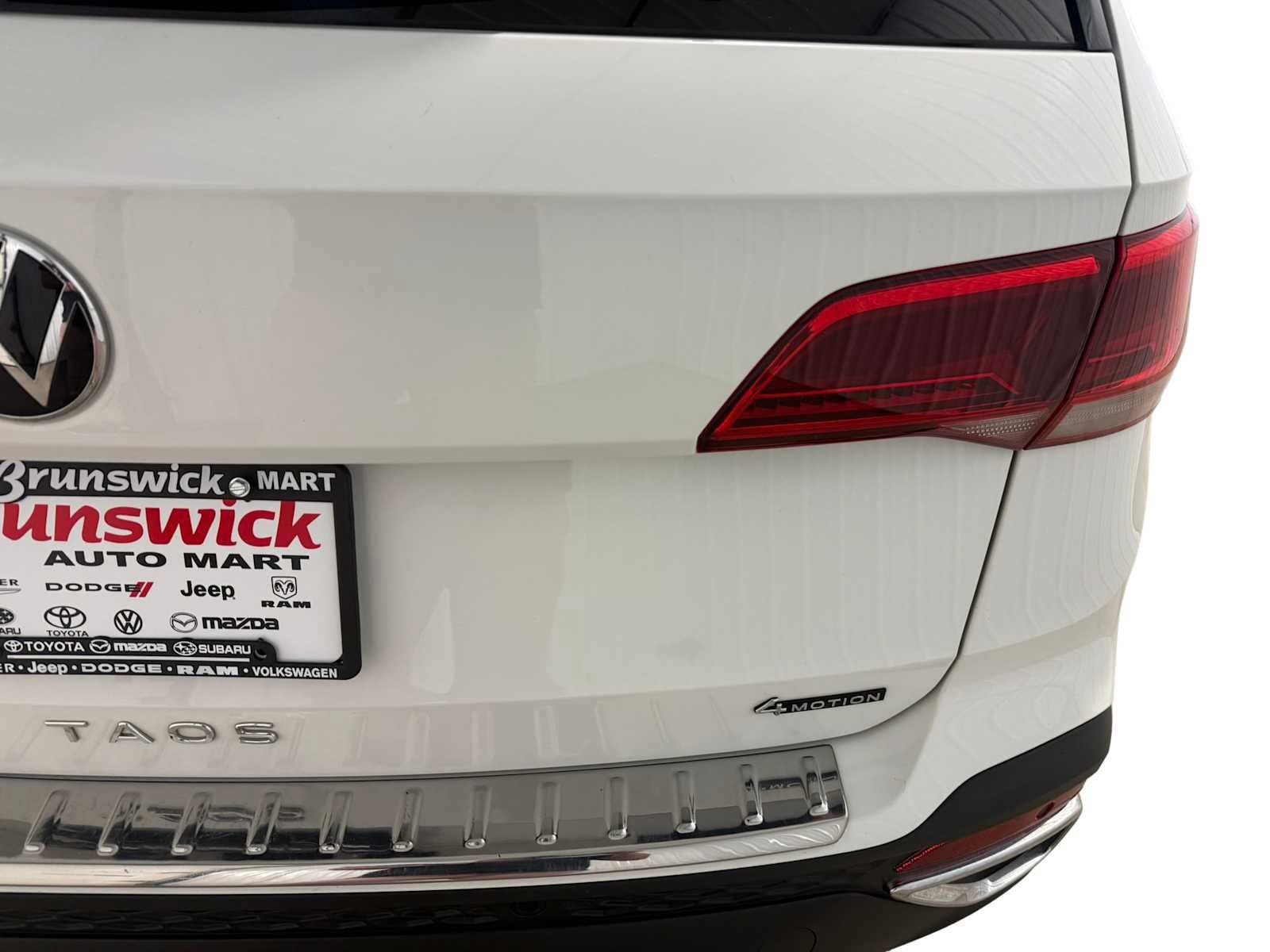 Used 2023 Volkswagen Taos SEL AWD/4WD image 18