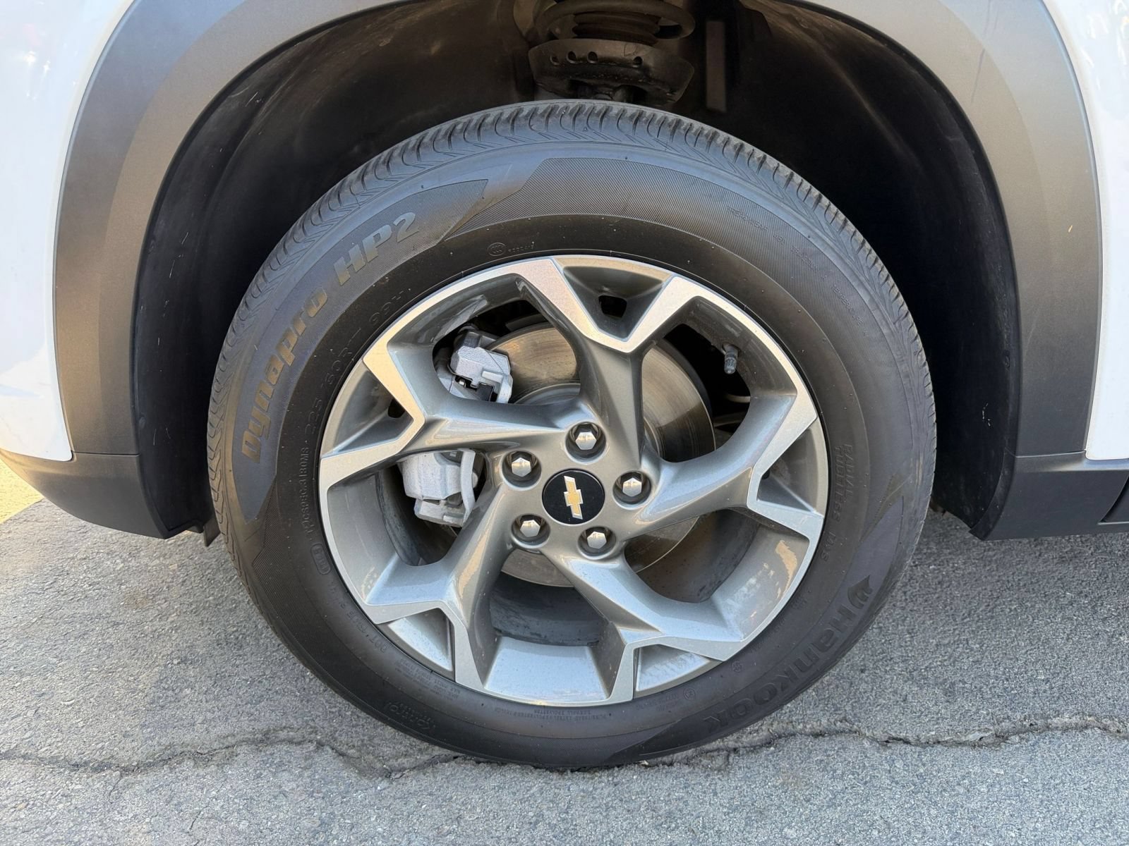 Used 2025 Chevrolet Trax LT FWD image 28