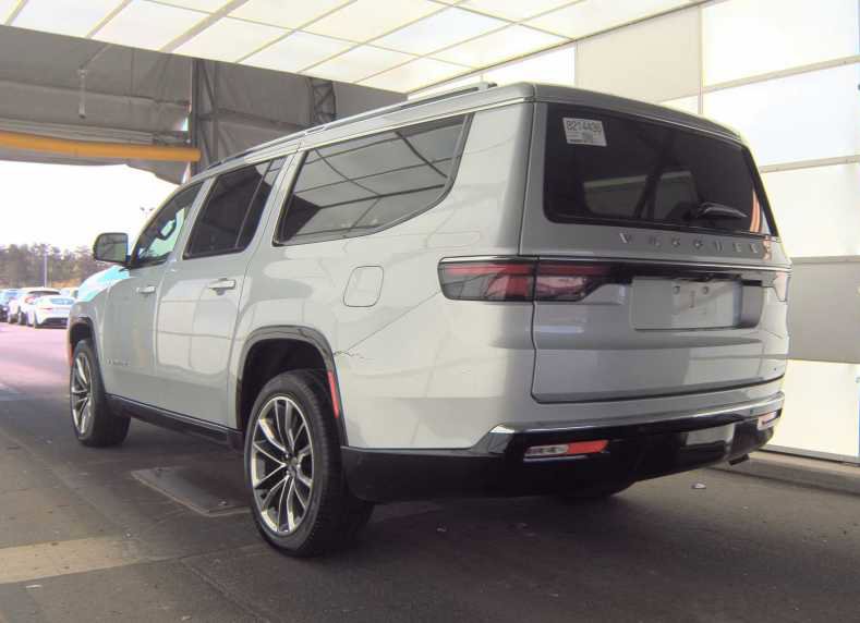 Used 2024 Jeep Wagoneer L Series III w/ Premium Group I AWD/4WD image 7