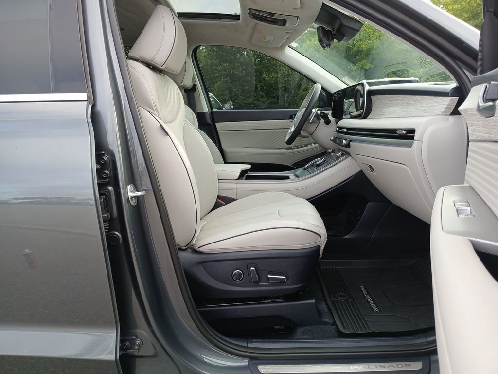 Used 2025 Hyundai Palisade Calligraphy FWD image 29
