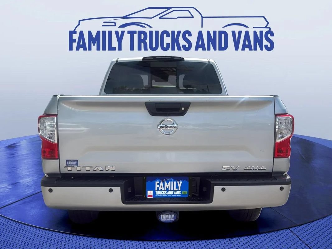 Used 2018 Nissan Titan SV w/ SV Utility Package AWD/4WD image 4
