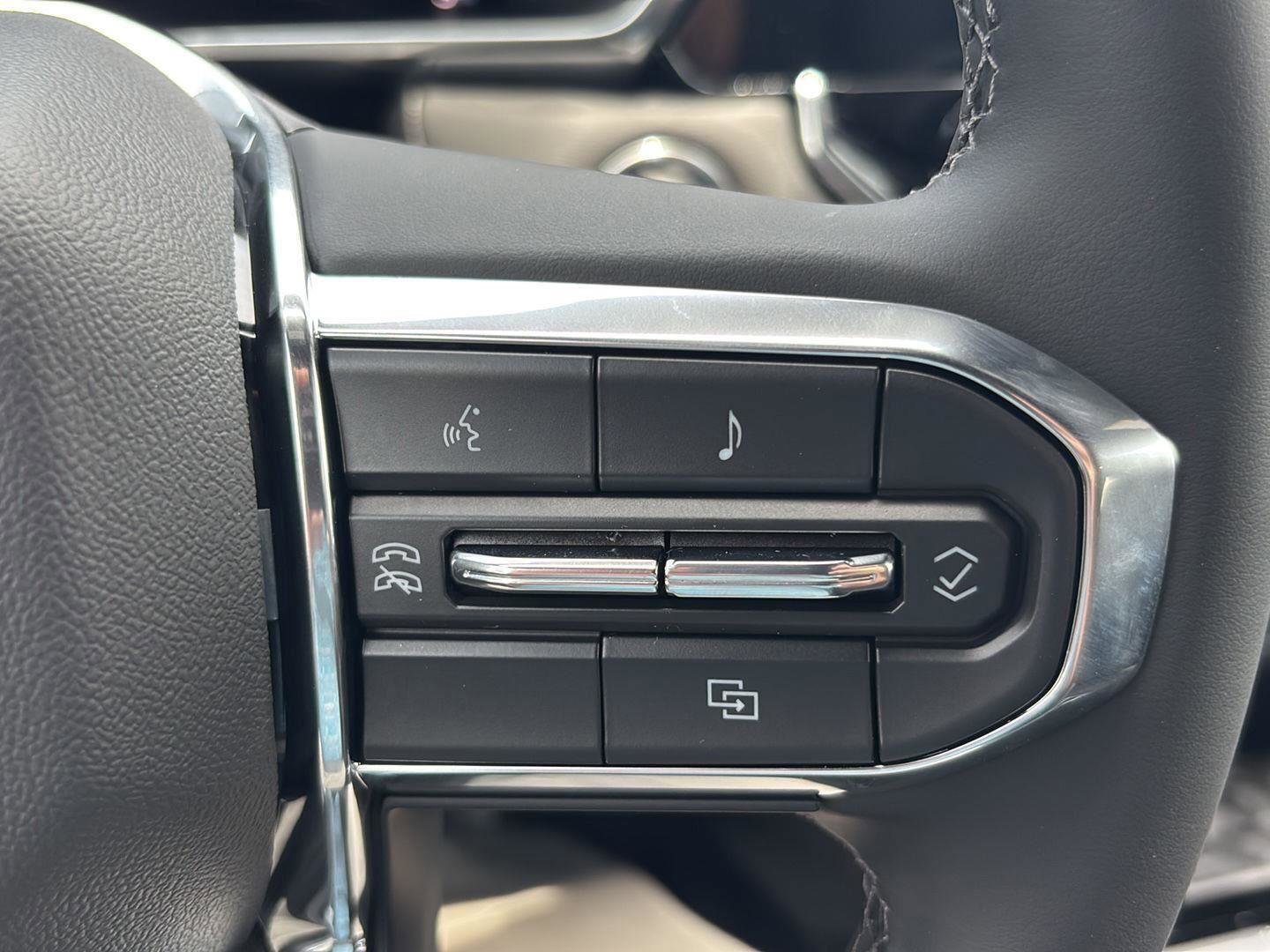 New 2025 GMC Canyon Elevation w/ Convenience Package image 29