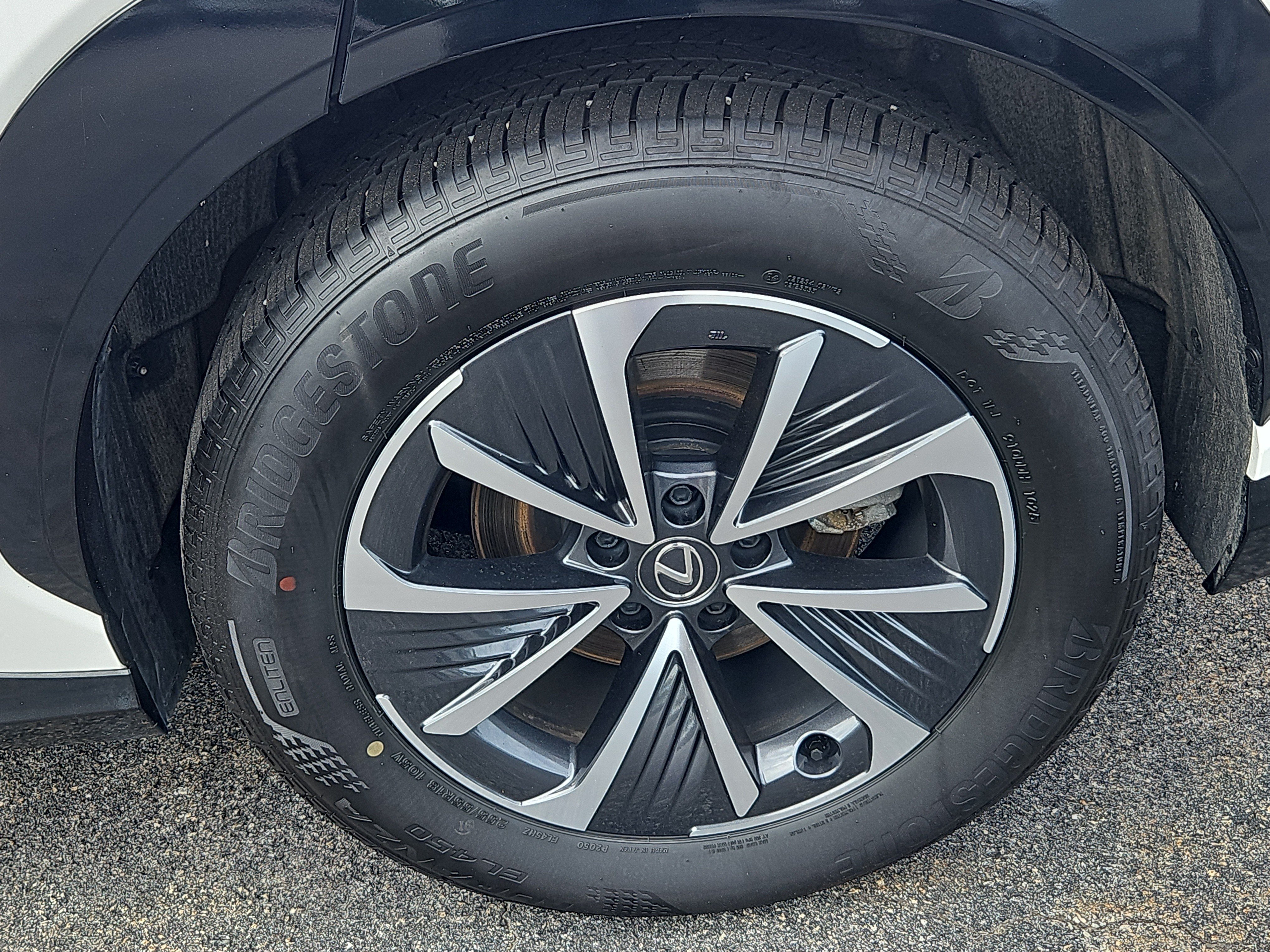 Used 2025 Lexus RZ 450e w/ Technology Package AWD/4WD image 29