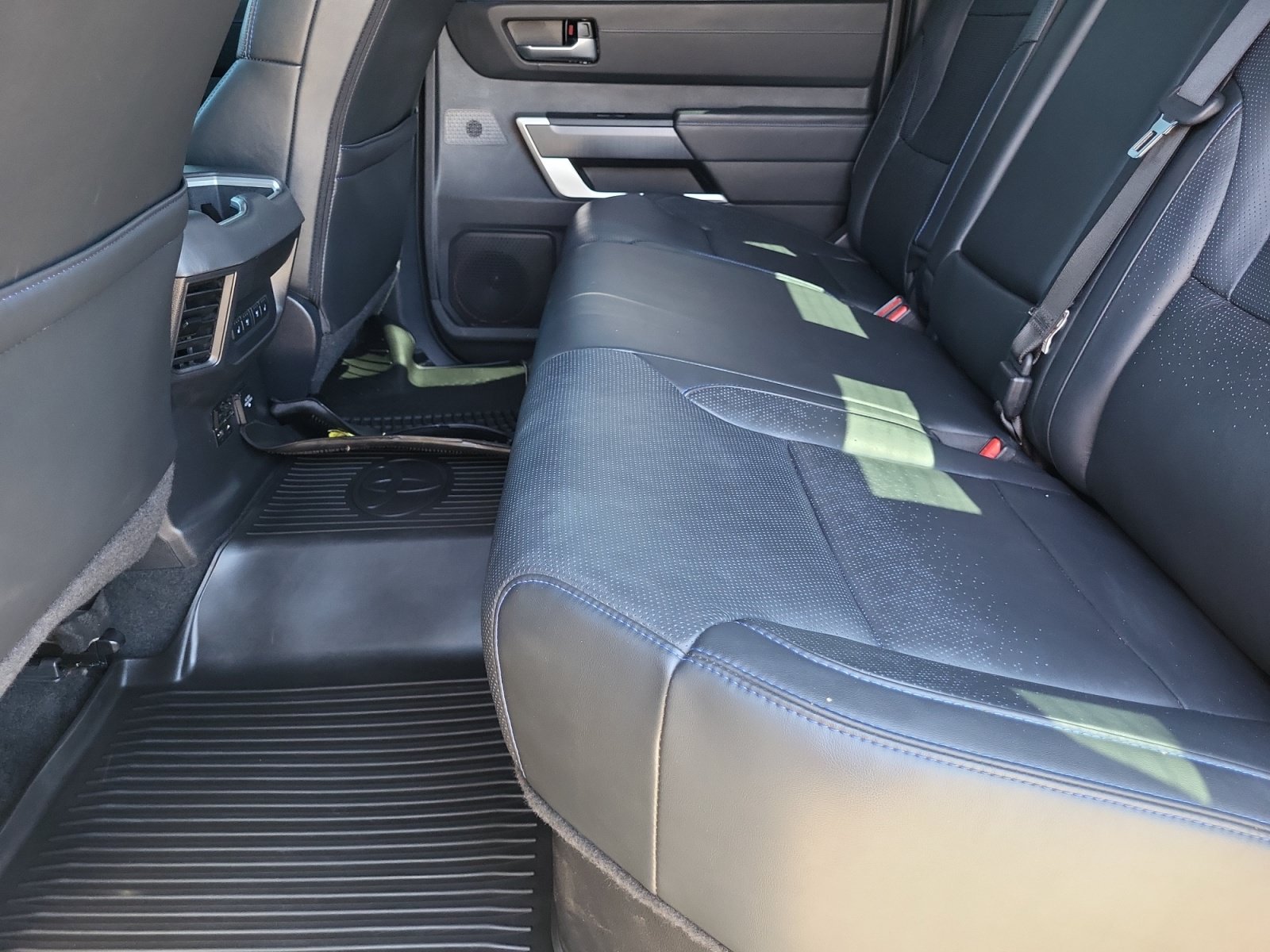 Used 2024 Toyota Tundra Platinum w/ TRD Off-Road Package AWD/4WD image 19