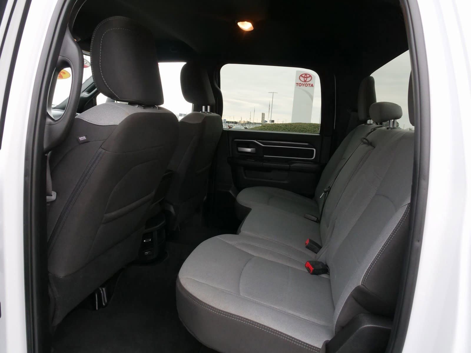 Used 2024 RAM 3500 Big Horn image 15