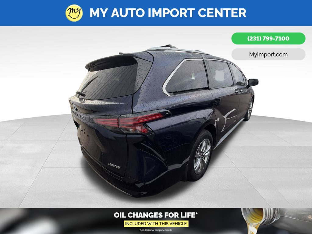 Used 2025 Toyota Sienna Limited AWD/4WD image 6
