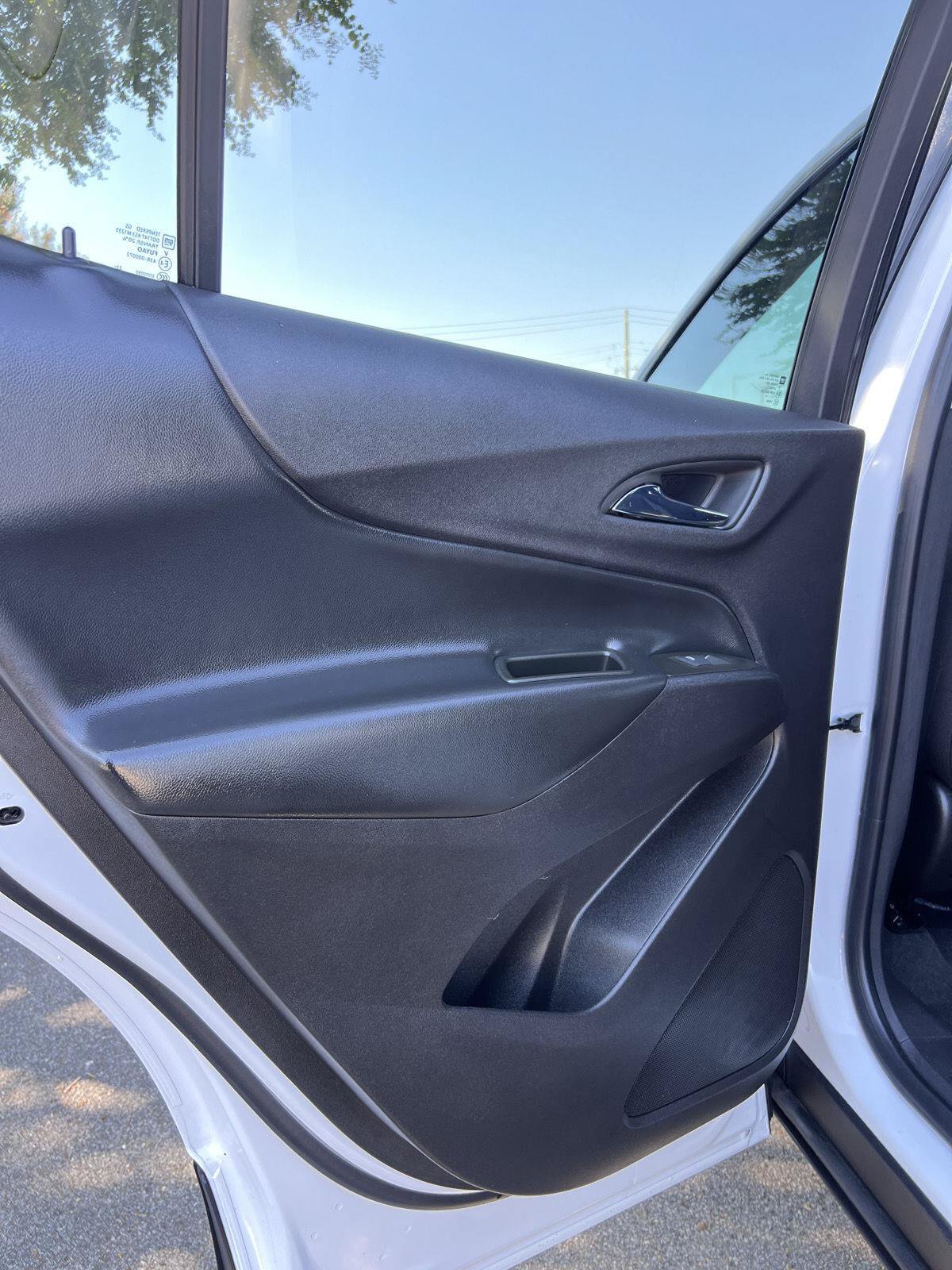 Used 2024 Chevrolet Equinox LT FWD image 33