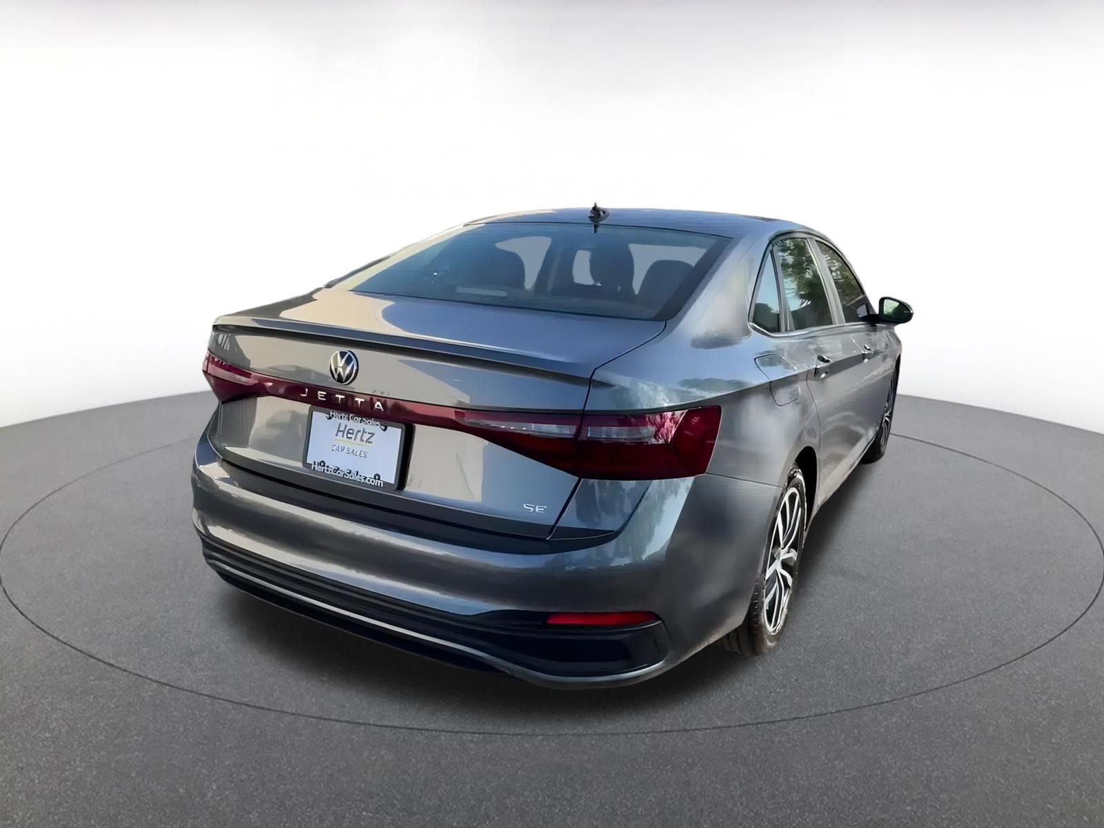 Used 2025 Volkswagen Jetta SE image 21