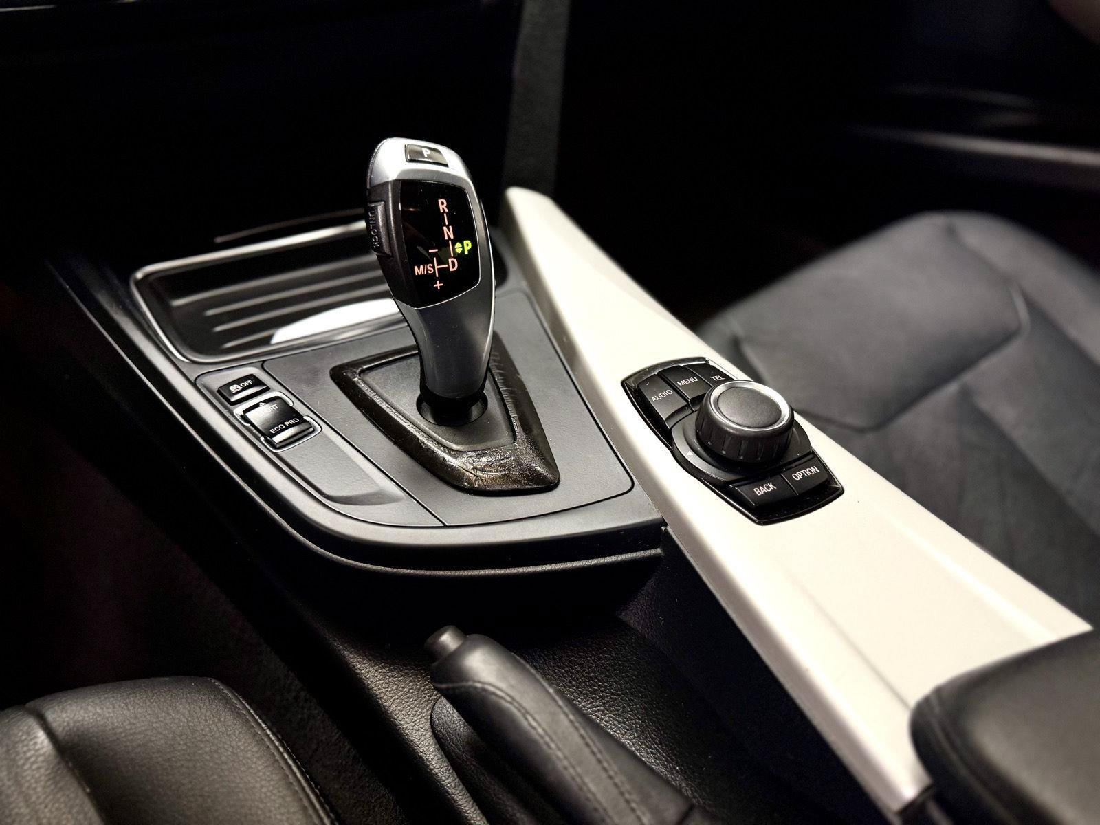 Used 2014 BMW 320i xDrive Sedan AWD/4WD image 27