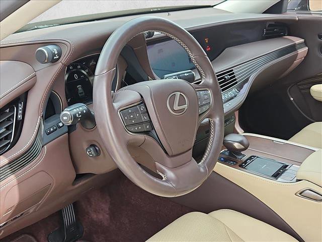 Used 2018 Lexus LS 500 w/ Accessory Package (Z2) image 10