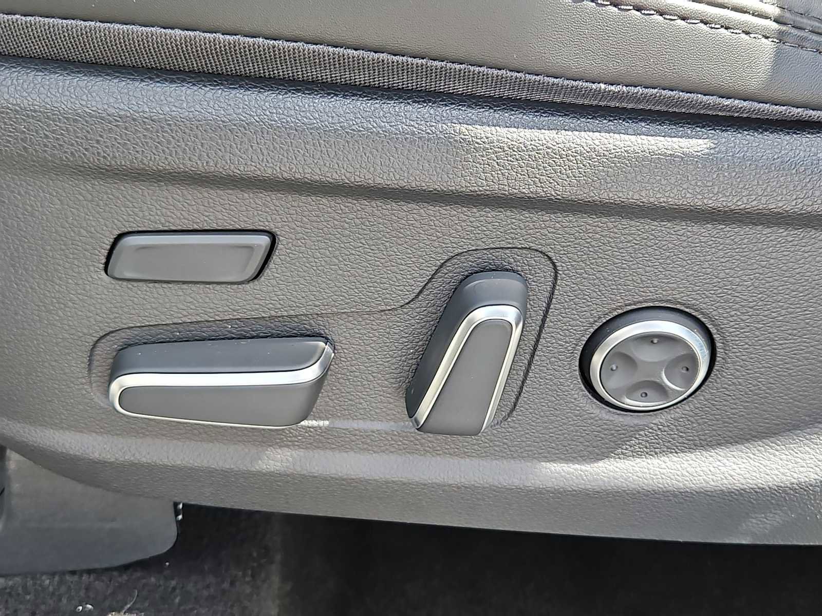 Certified 2023 Hyundai Santa Fe Calligraphy image 17